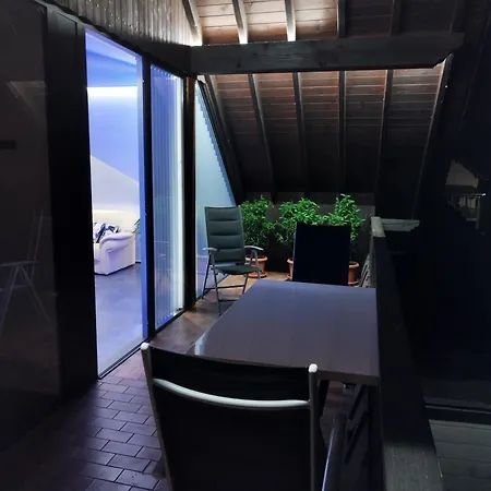 Jessica Apartment *