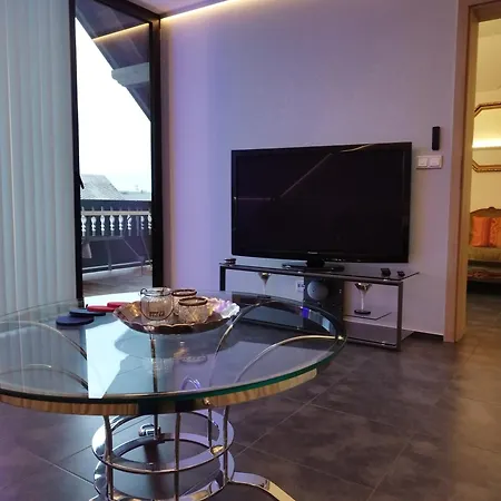 Jessica Apartment